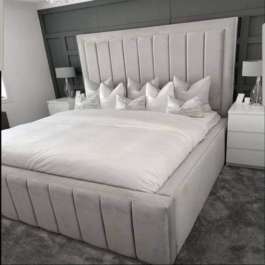 Hampton Mirror Bed