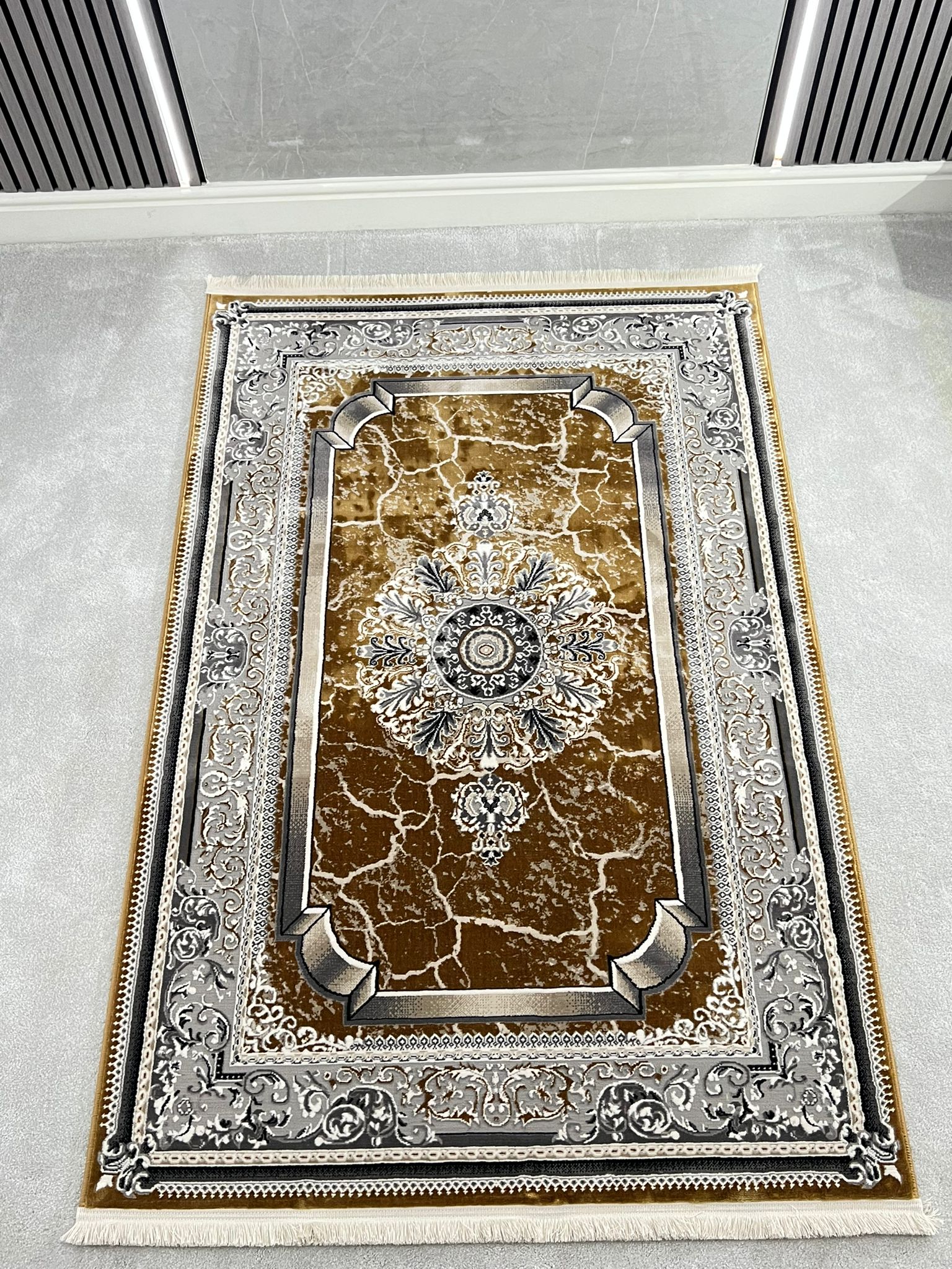 SHIRAZ TRADITIONAL PERSIAN-STYLE AREA RUG - MUSTARD & GREY