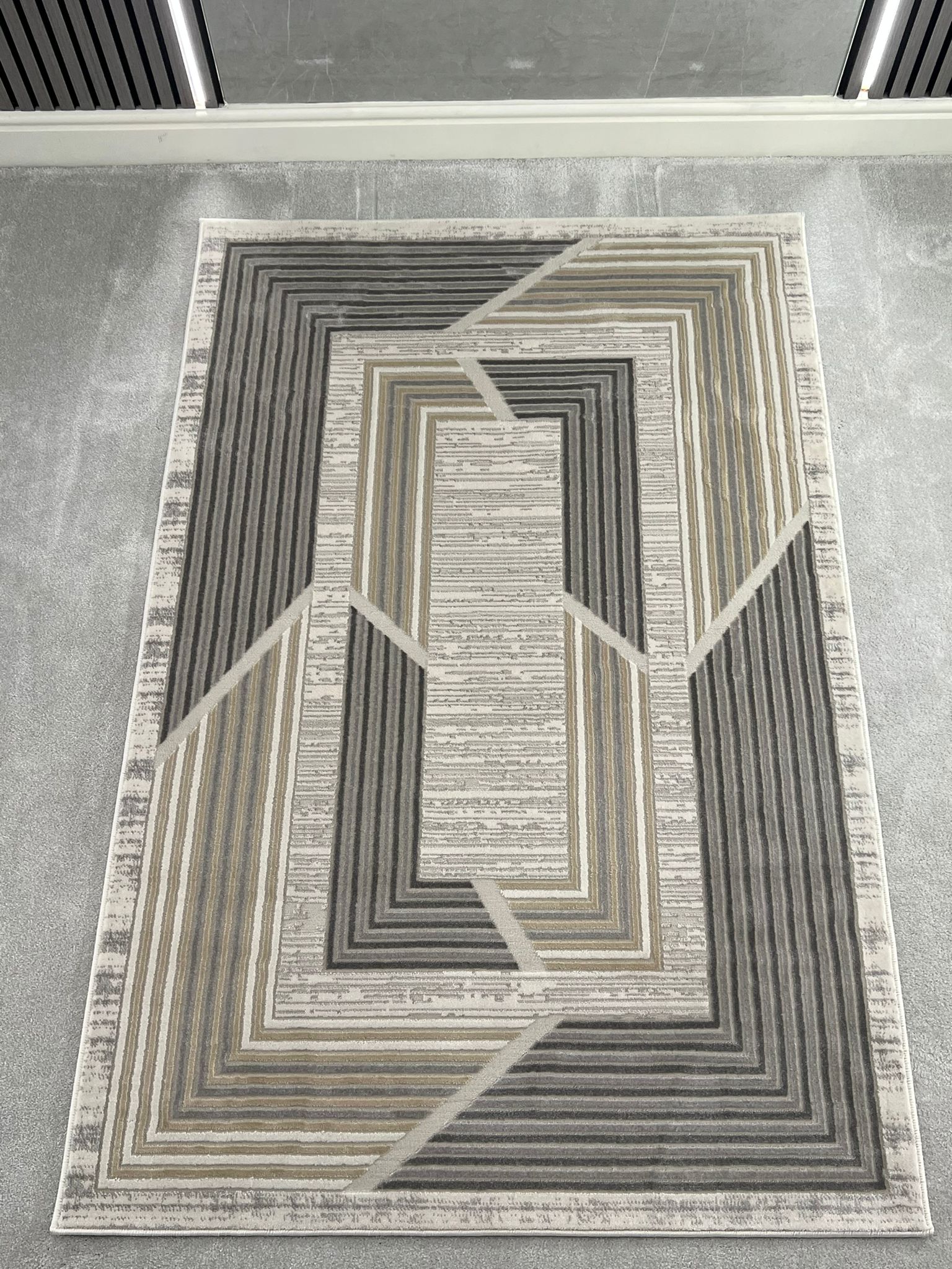 TROYA MODERN GEOMETRIC AREA RUG - LIGHT GREY