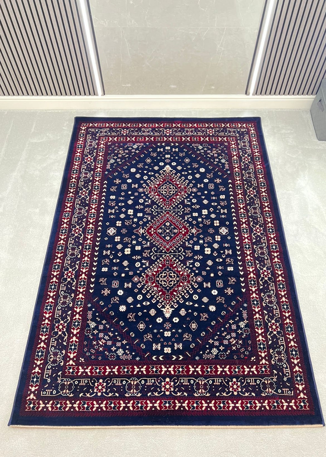 VERA TRADITIONAL PERSIAN-STYLE AREA RUG - NAVY-1255