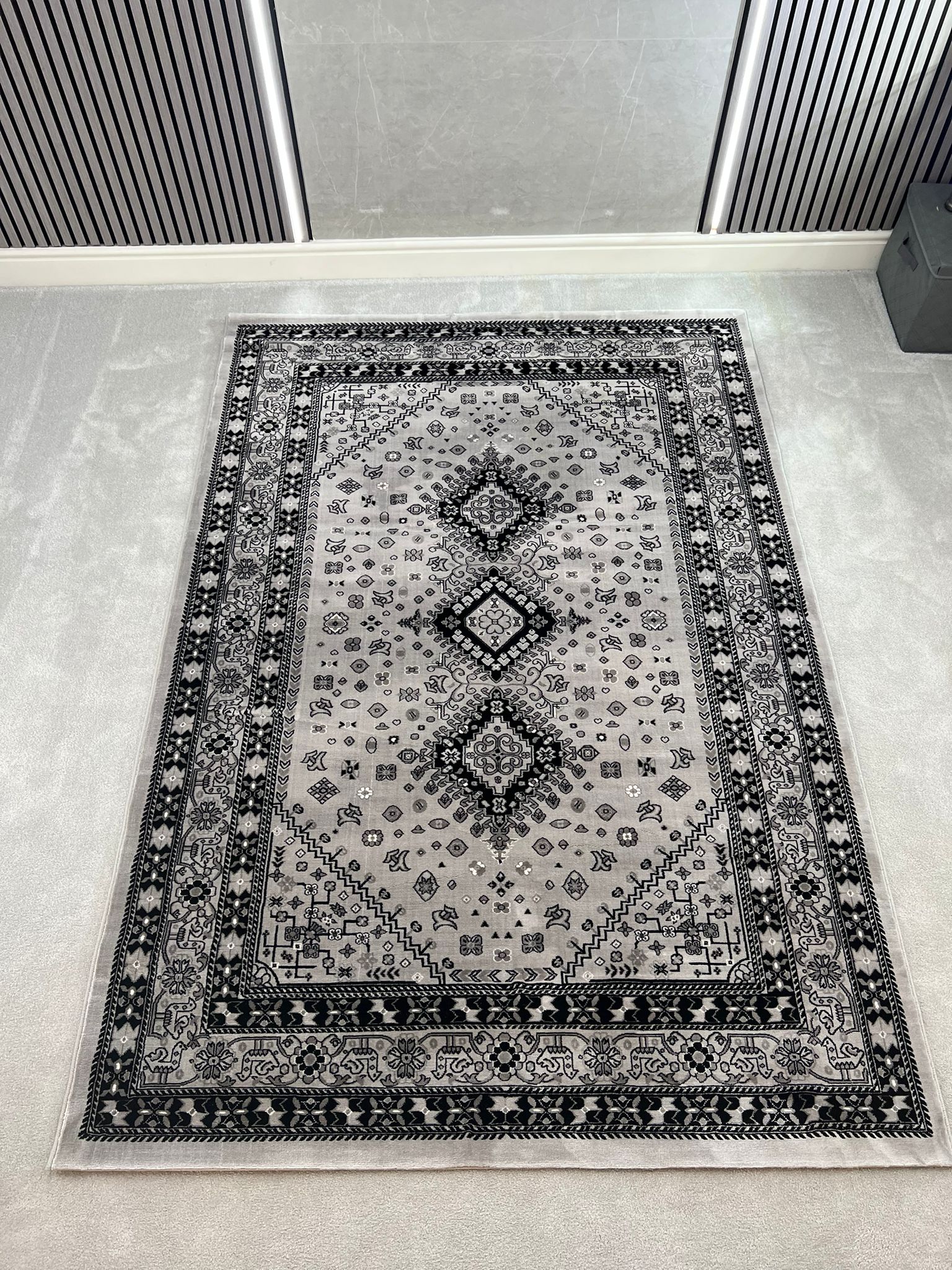 VERA TRADITIONAL PERSIAN-STYLE AREA RUG - GREY & CHARCOAL-1255